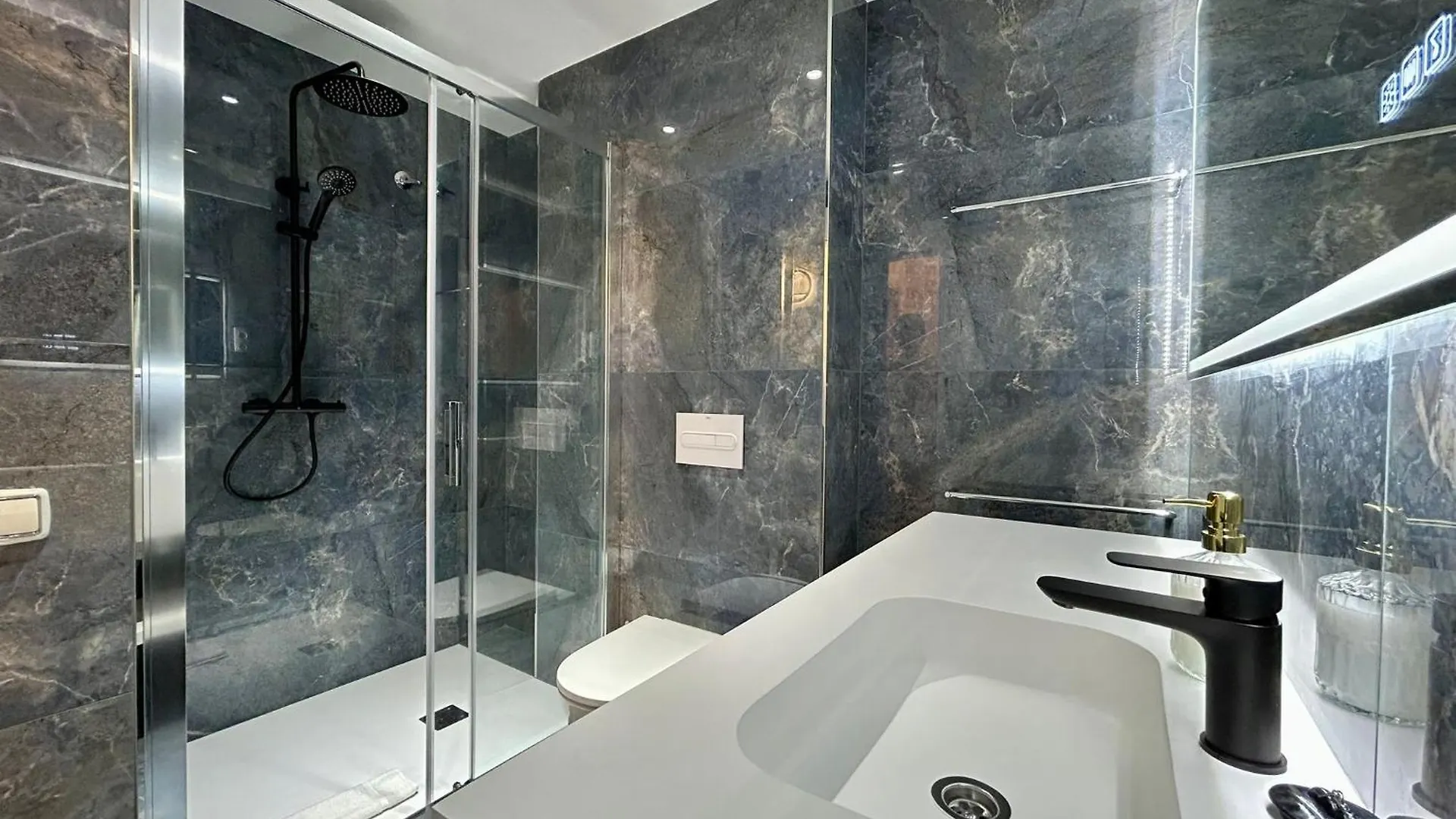 Sant Pau Barcelona Suites