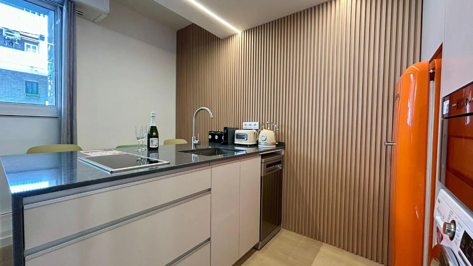 Sant Pau Barcelona Suites Apartment