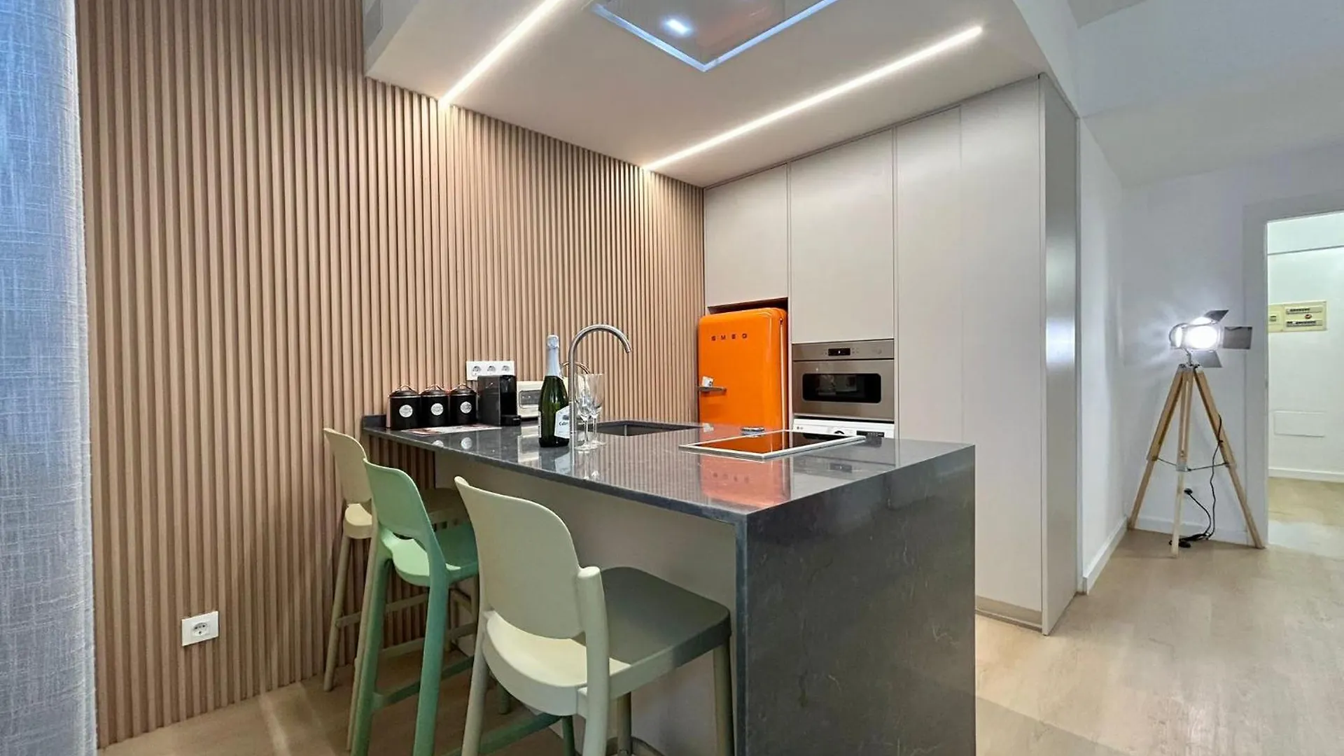 Barcelonaforrent The Suite 0*, Barcelona Spain